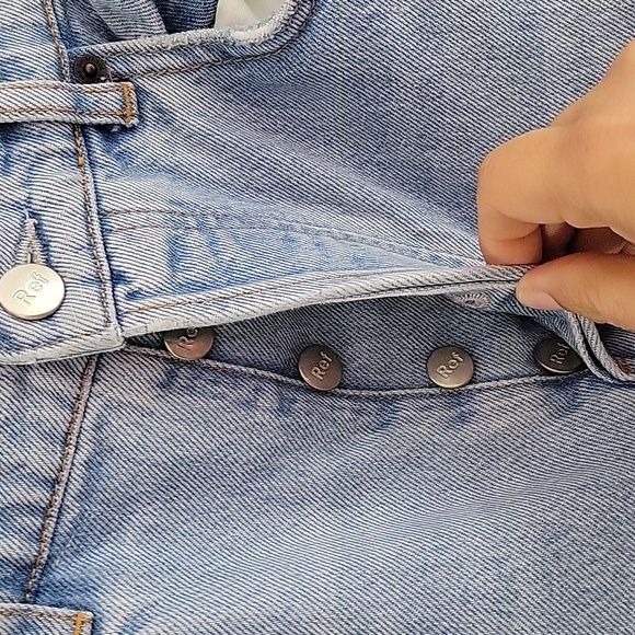 REFORMATION Distressed Jeans Sz 27 - Picture 3 of 7